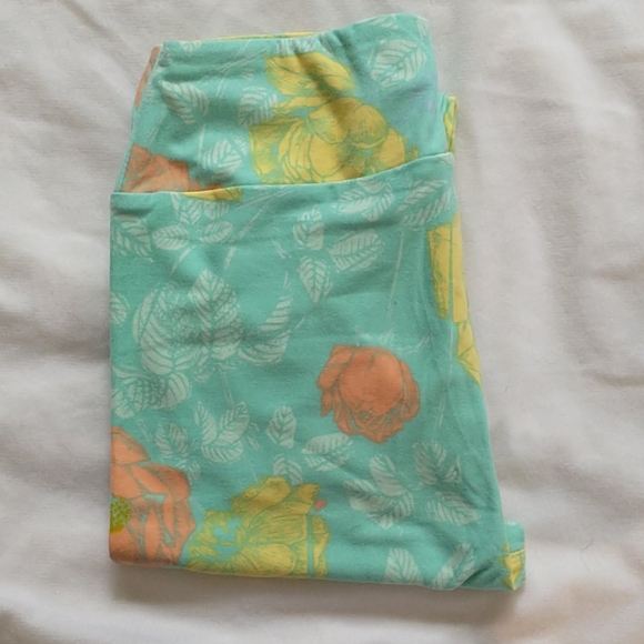 Lularoe OS Leggings 1/$10 or 3/$25